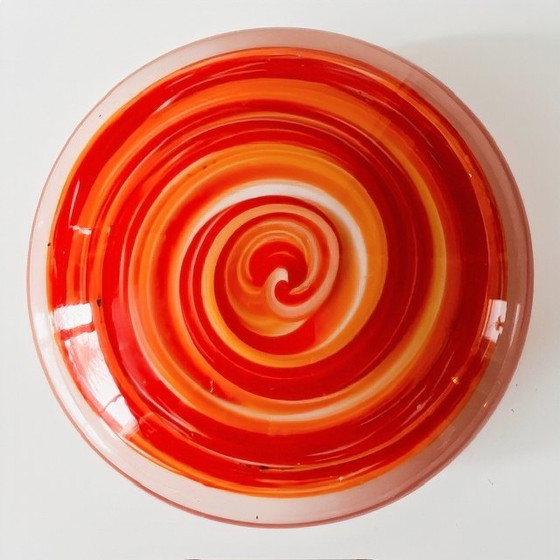 Image 1 of Vintage Duitse platte presse papier oranje rood swirl 1970's