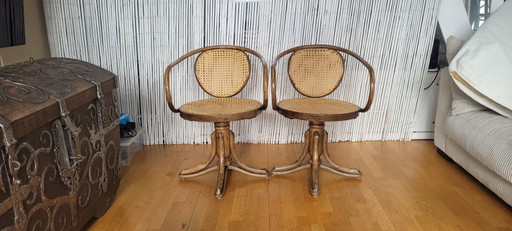 2x Sillas giratorias / Sillones vintage de madera curvada ZPM Radomsko (Thonet Modelo 5501) – Excelente estado
