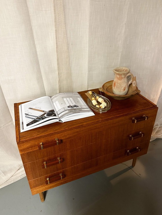 Image 1 of Cassettiera svedese d'epoca