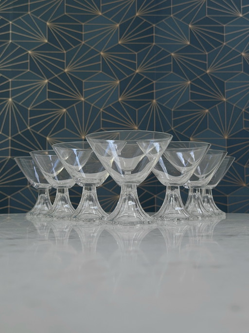 Huit coupes à cocktail/champagne en cristal Art déco attribuées à Val Saint Lambert, Belgique, années 1930