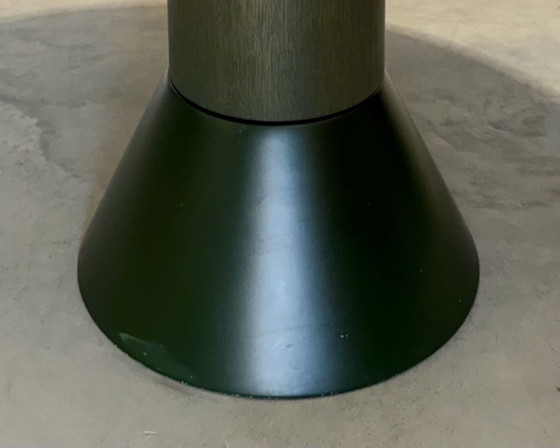 Image 1 of Mesa de comedor Arco Balance – Chapa de roble verde y hormigón
