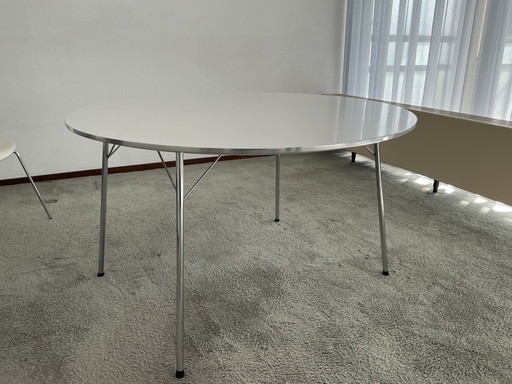 Fritz Hansen - Model 3600 round dining table - white - 1978 - Arne Jacobsen = MUST GO QUICKLY !