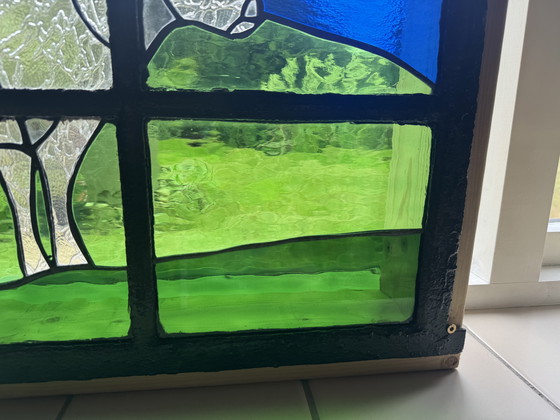 Image 1 of Vetrata colorata con motivo di mucca - realizzata a mano nella finestra della stalla