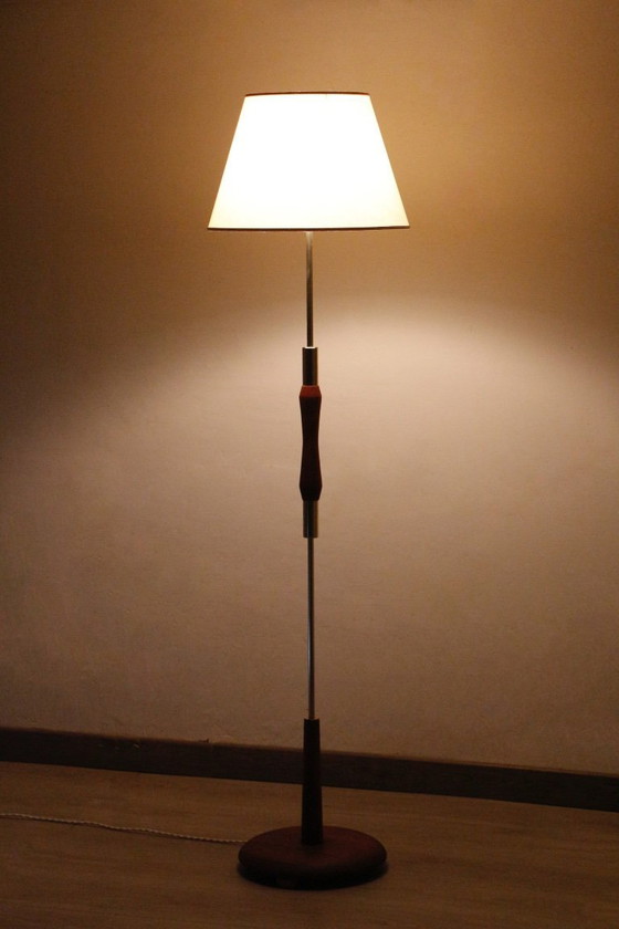 Image 1 of Vintage vloerlamp in Scandinavische stijl uit de jaren 60 | Bakeliet