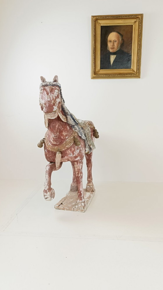 Image 1 of Hermosa estatua antigua de caballo de madera de la dinastía Tang