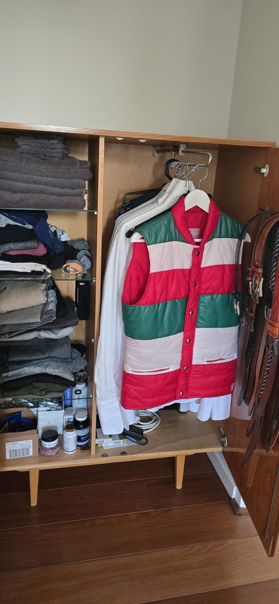 Image 1 of Armoire vintage en bois pour suspendre et ranger