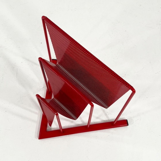 Image 1 of Zeitschriftenständer aus rotem, perforiertem Metall von Markus Börgens für D-Tec, 1980er Jahre