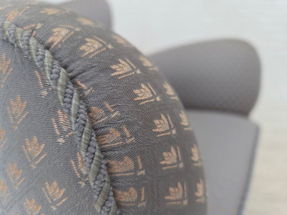 Image 1 of Deense fauteuil uit de jaren 50, meubelstof, gesneden eikenhout.