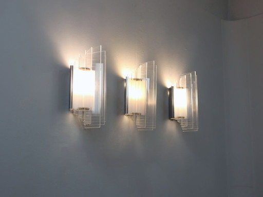 Ensemble de 3 appliques murales italiennes en chrome et acrylique 1970