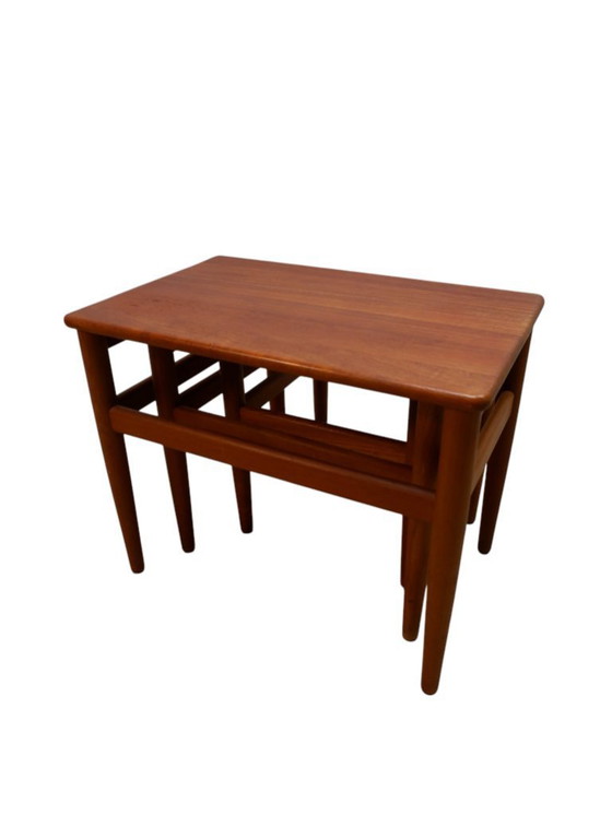 Image 1 of Ensemble de 3 tables d'appoint, style danois des années 1960