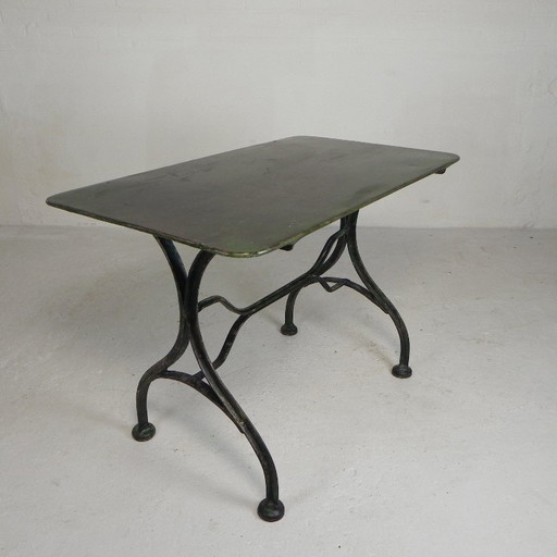 Table de bistro en acier, table de jardin à profil en T incurvé, années 1950