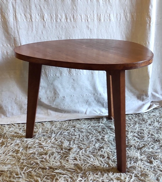 Image 1 of Tripod coffee table in free-form oak - 1950s/60s
