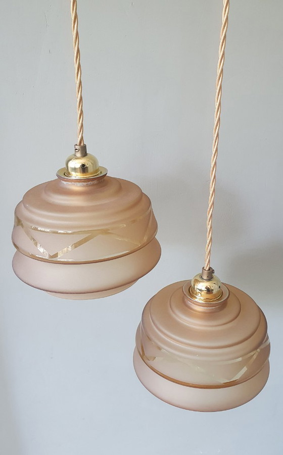 Image 1 of Set Vintage hanglampen - rose opaline glas met frosted textuur en decoratie
