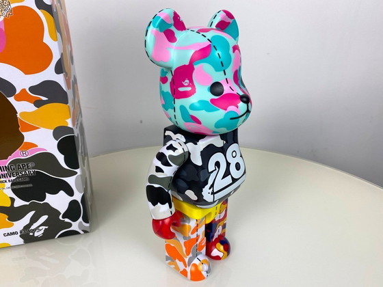 Image 1 of Bearbrick BAPE A BATHING APE 28. Jubiläum 03 CAMO #3 400% MEDICOM Toys