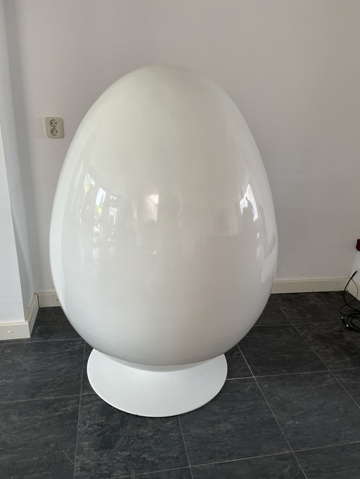Chair egg shape