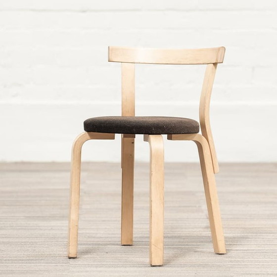 Image 1 of Silla de comedor apilable Artek 68