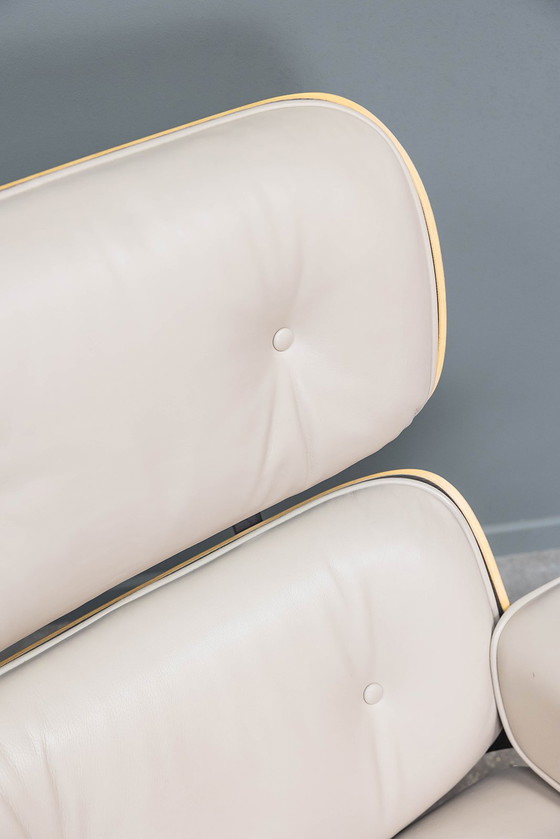 Image 1 of Sillón Eames + otomana