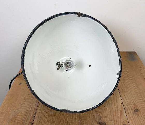 Image 1 of Lampe industrielle en émail gris avec abat-jour en fonte, de la marque Zaos, années 1960