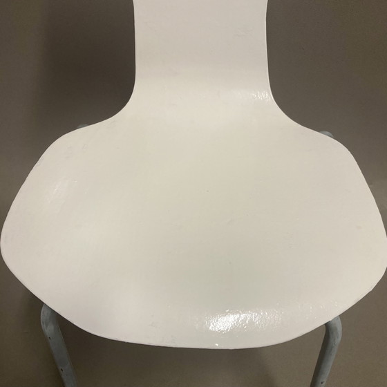 Image 1 of Six Chaises Modèle 3123 Enfant Arne Jacobsen