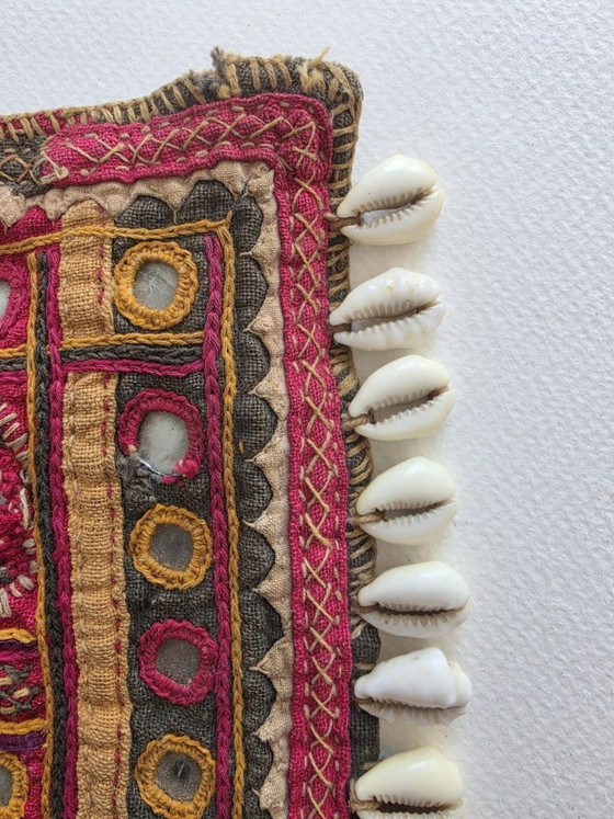 Gala ceremonial bordada Banjara de la India – Objetos decorativos, Cotton (photo 3 of 10)
