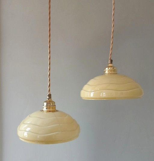 Set (2) Lampade da soffitto antiche in colore marrone/giallo pastello.