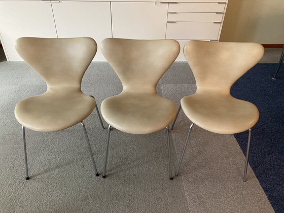 Image 1 of 5 design leren Vlinderstoelen Frits Hansen