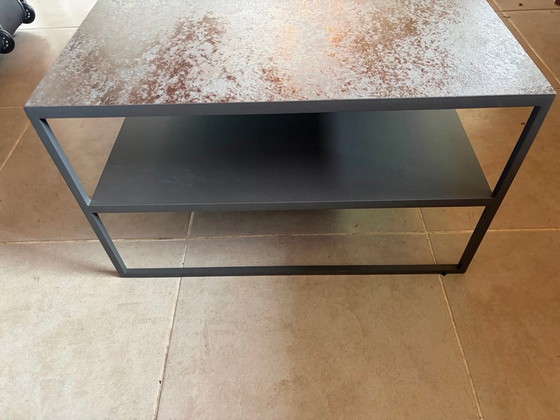 Image 1 of Metaform salontafel met metalen frame; industriële look