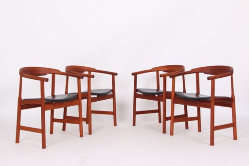 4 fauteuils Wegner modèle PP208, acajou et cuir