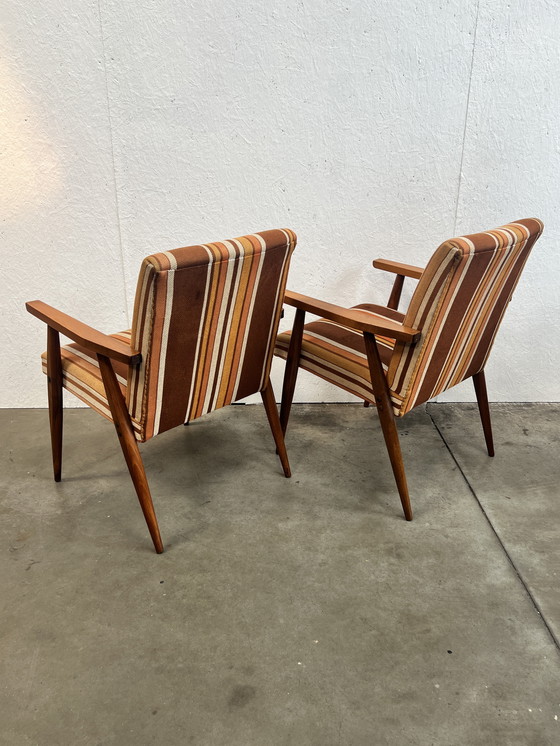 Image 1 of Deux fauteuils vintage en bois avec tissu rayé, 1970
