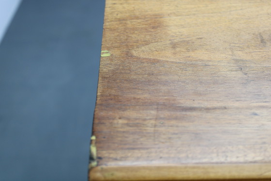 Image 1 of Gabinete antiguo con acabado en nogal, Checoslovaquia