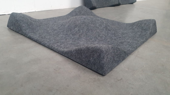 Image 1 of Offecct soundwave swell akoestische 3D design panelen grijs vilt, modulair