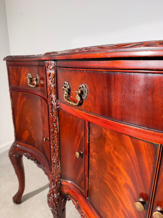 Antikes Mahagoni-Sideboard im Stil Louis XV. (photo 4 of 6)
