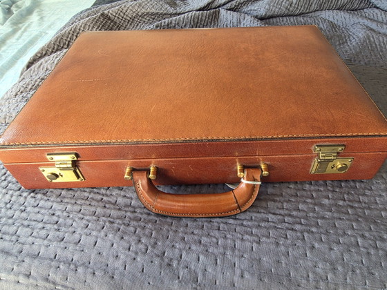 Elegant Vintage Leather Attaché Case – Decorative Objects (photo 8 of 9)