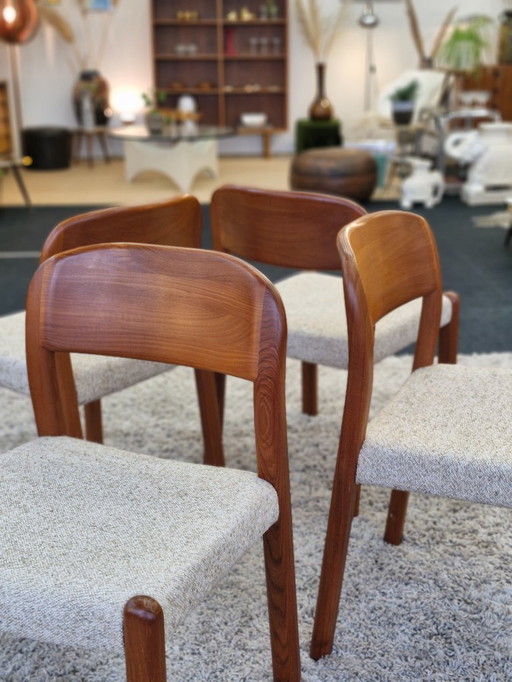 Ensemble de 4 chaises de salle à manger danoises en teck