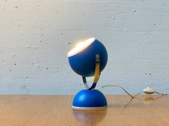 Image 1 of Lampada da tavolo a forma di occhio, dal design futuristico, anni '70.
