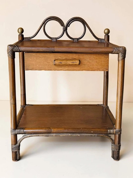 Mesita de noche / mesa auxiliar de ratán de los años 70 – Mesitas de noche, Wicker, Rattan (photo 7 of 7)