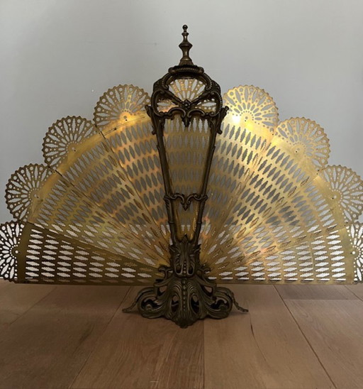 Parascintille in ottone vintage – stile Hollywood Regency, a forma di ventaglio e riccamente decorato