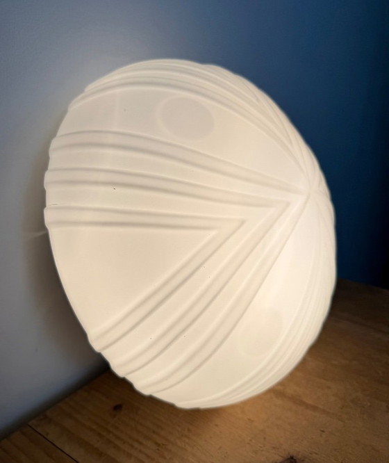 Lampada da Parete o Plafoniera Vintage in Vetro Latte, Anni '70, Plafoniere, Metallo, Bianco (foto 10 di 14)