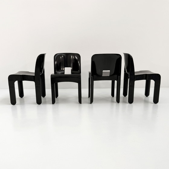 Image 1 of Set di 4 sedie Universale modello 4867 nere di Joe Colombo per Kartell, anni &#39;70