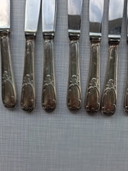 12 versilberte Dessertmesser