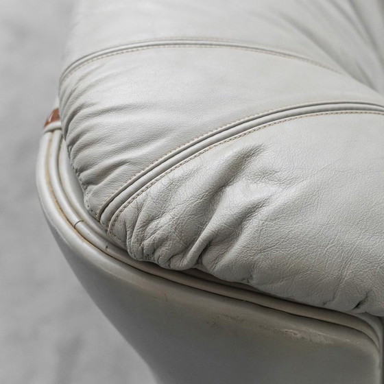 Image 1 of DIVANO 3 POSTI VINTAGE EN PELLE GRIGIO E LEGNO ANNI '50 MODERNARIATO