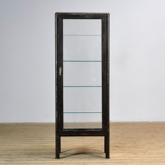 Image 1 of Medisch kabinet uit Oekraïne, gedateerd 1985