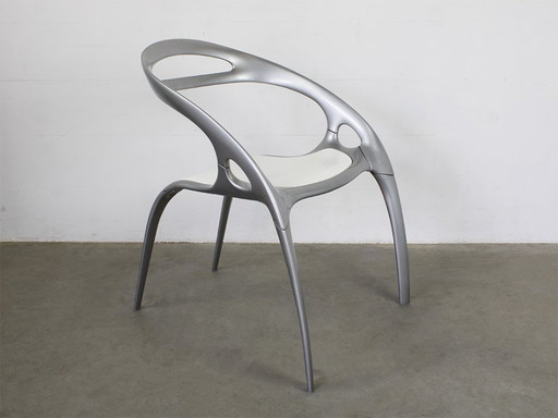 Production de chaises Go Chair par Ross Lovegrove, conception Bernard USA
