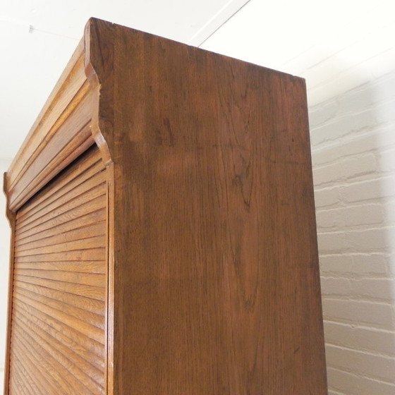 Image 1 of Cassonetto per tapparella alto 229 cm con due ante una sopra l'altra, anni '30