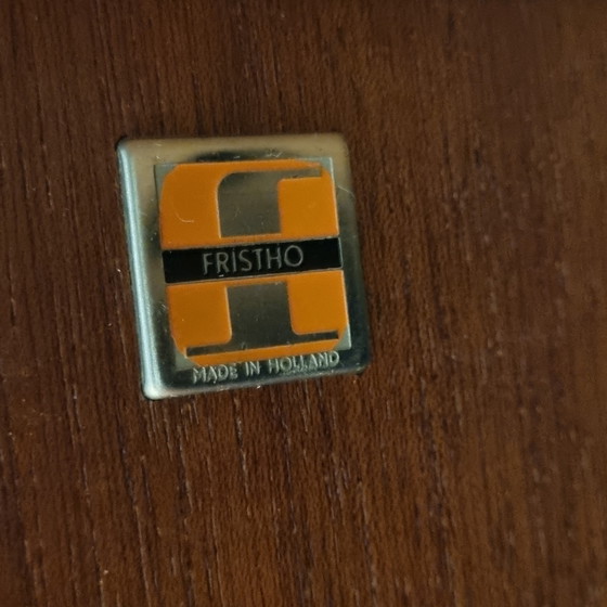 Image 1 of Bellissima credenza di grandi dimensioni di metà secolo con impiallacciatura in palissandro di Fristho, anni '60