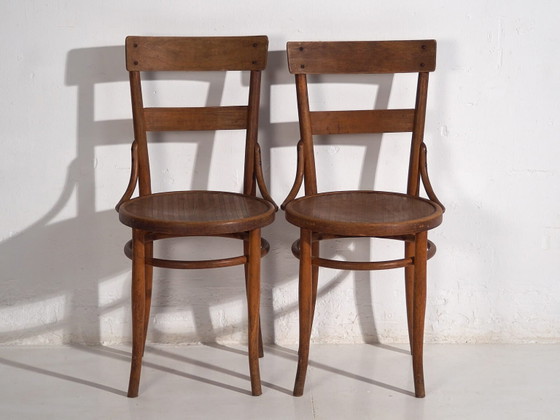 Antique set of Thonet chairs (c.1920). Set of four pieces #1 – Dining chairs (photo 32 of 40)