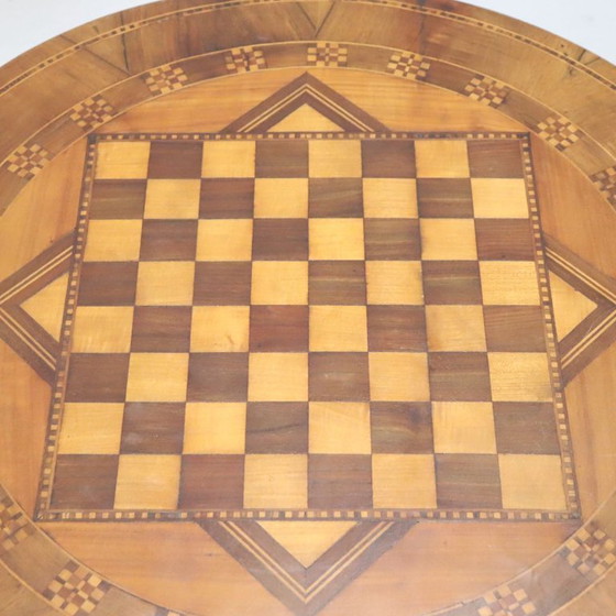Image 1 of Antieke bijzettafel van notenhout met inlegwerk, Italië, 19e eeuw