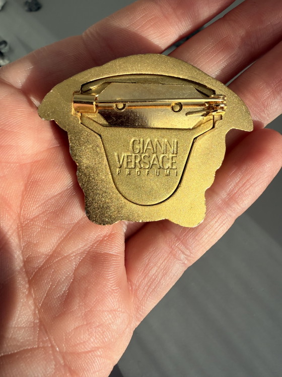 Vintage 90s Gianni Versace Broche Dorée Tête De Méduse – Decoration, Metal, Plastic (photo 5 of 10)