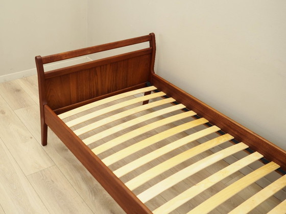 Image 1 of Lit en teck, design danois, années 1970, fabrication : Danemark