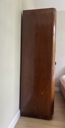 Jugendstil-Kleiderschrank